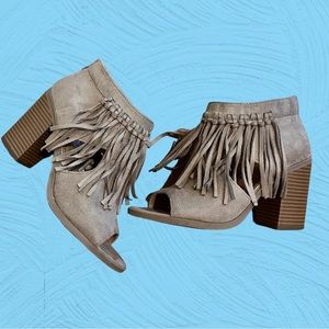 Soda Fringe Open Toe Booties Size 5.5 Girls
